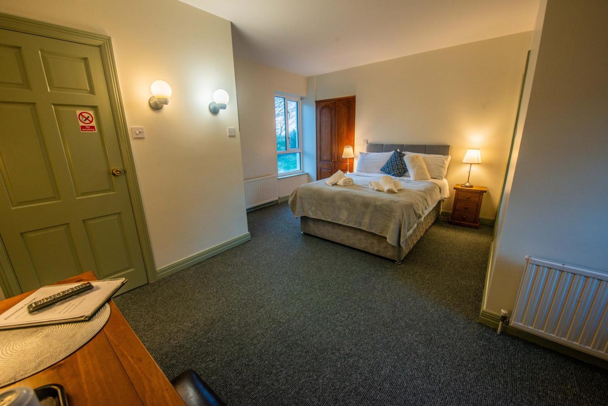 Hotel Greenfield Bar & Bistro Headford